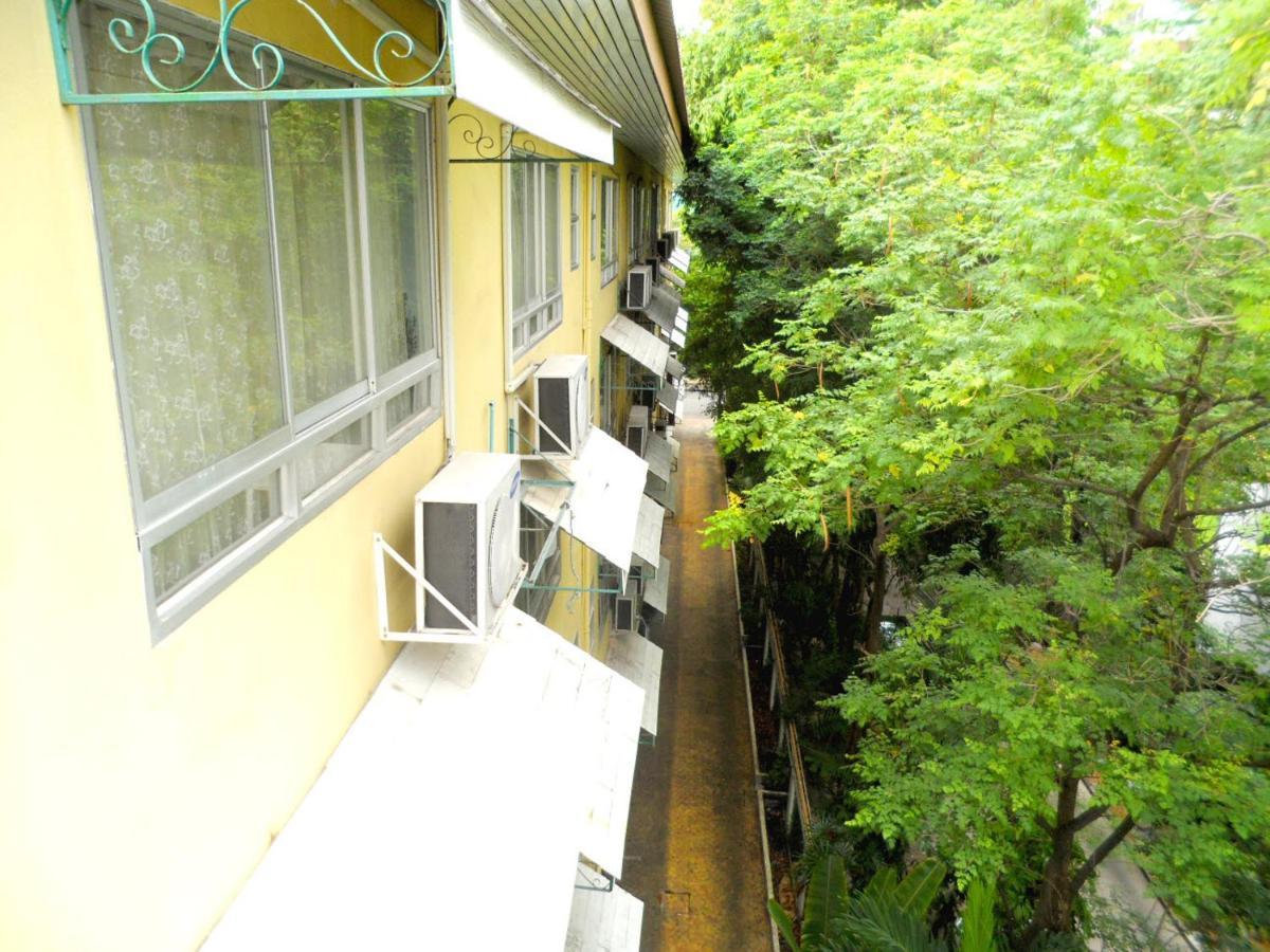 Royal Ivory Sukhumvit Nana Hotel Банкок Екстериор снимка