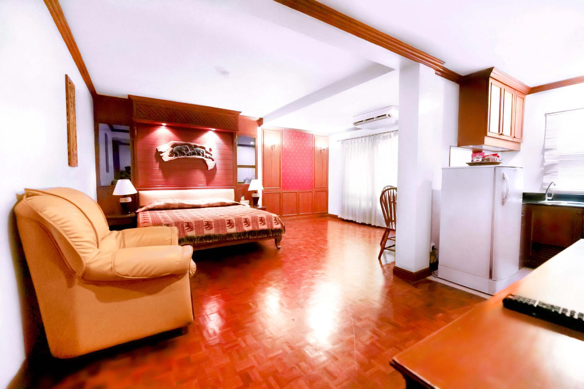 Royal Ivory Sukhumvit Nana Hotel Банкок Екстериор снимка
