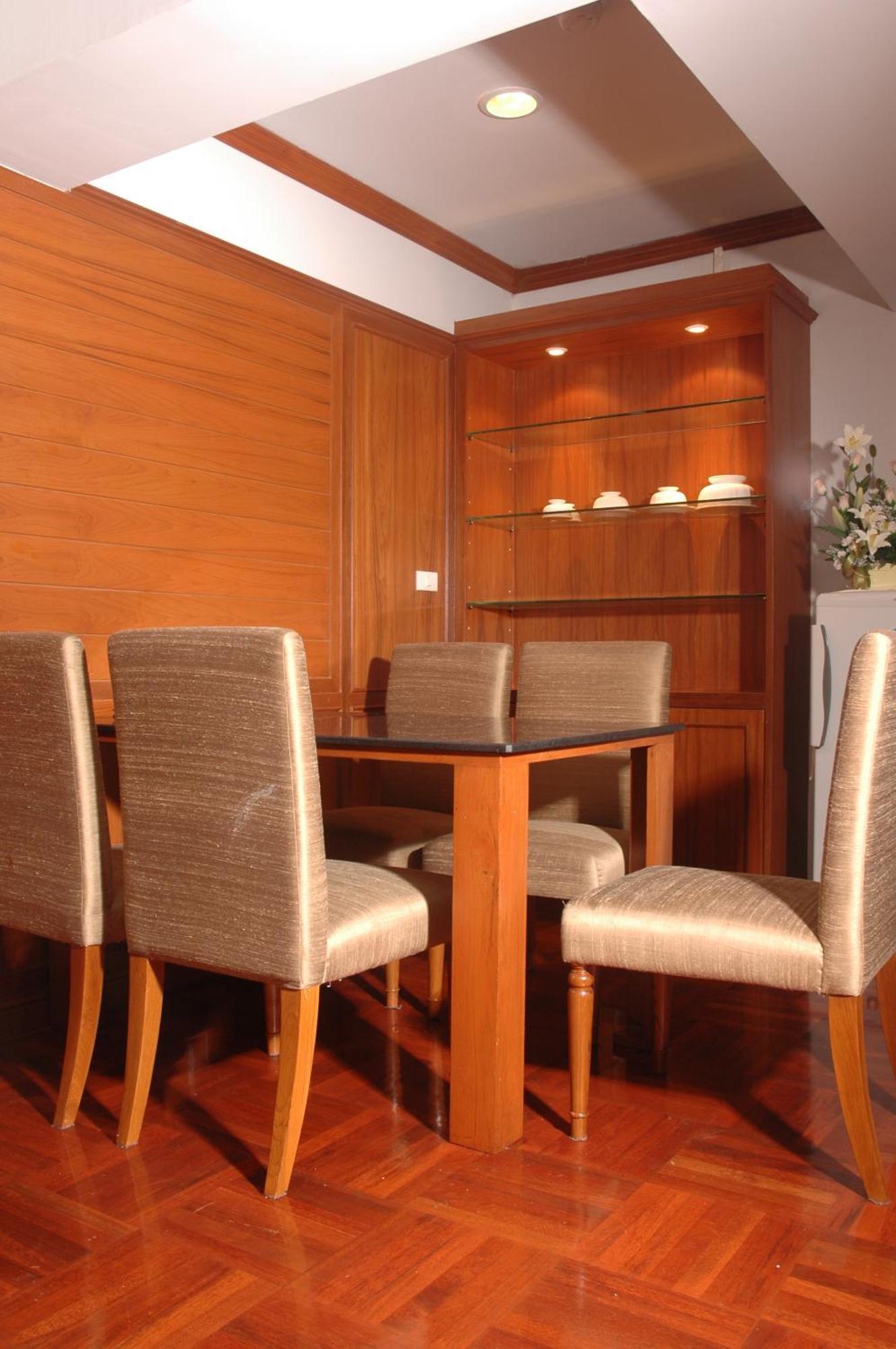Royal Ivory Sukhumvit Nana Hotel Банкок Екстериор снимка