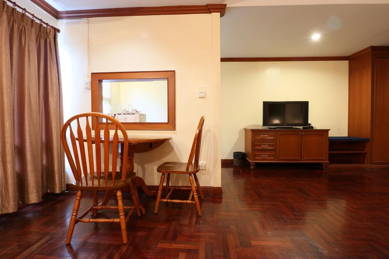 Royal Ivory Sukhumvit Nana Hotel Банкок Екстериор снимка