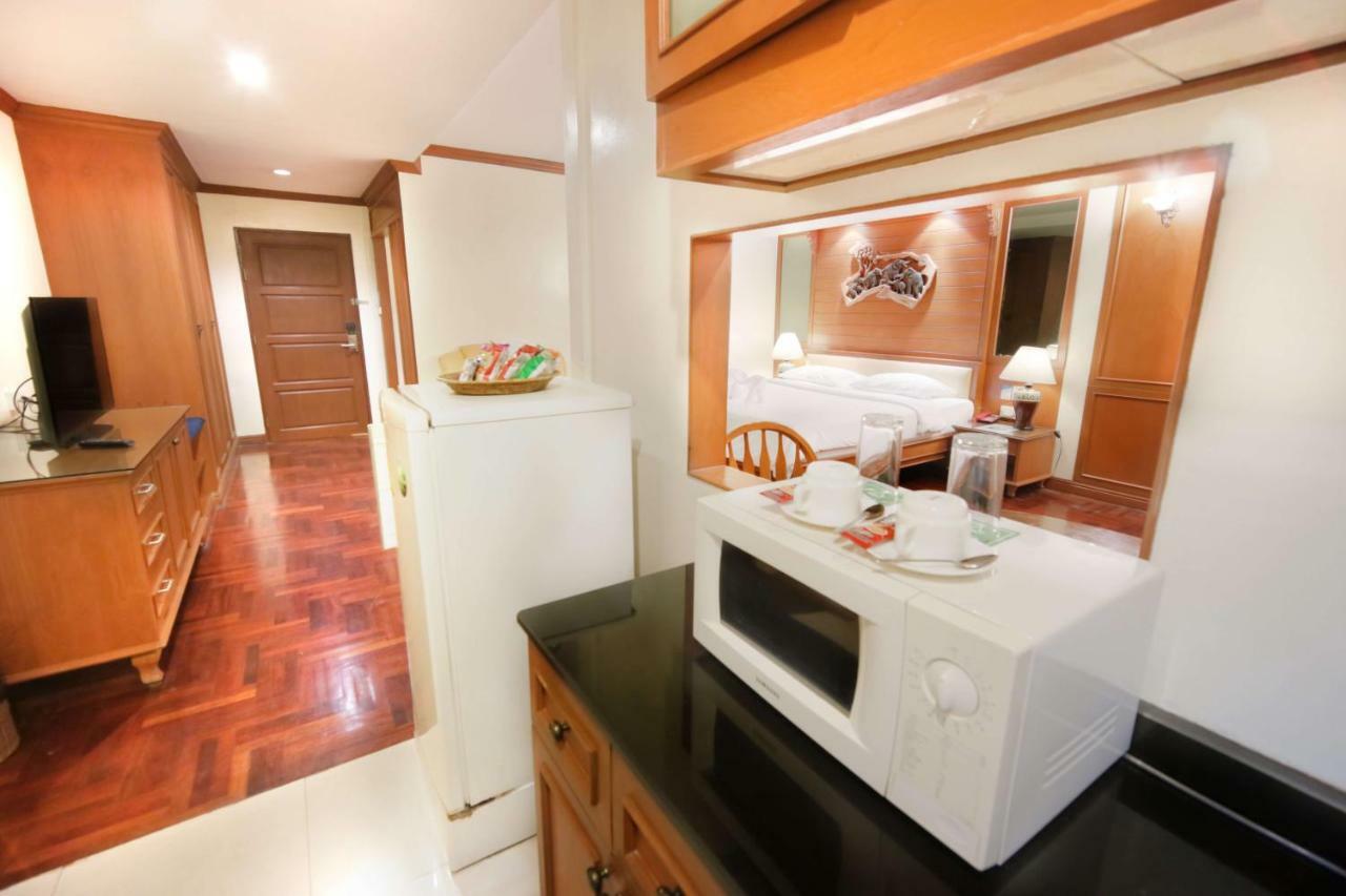 Royal Ivory Sukhumvit Nana Hotel Банкок Екстериор снимка