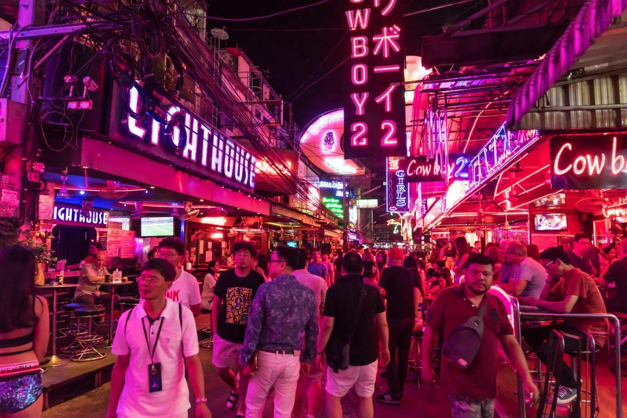 Royal Ivory Sukhumvit Nana Hotel Банкок Екстериор снимка