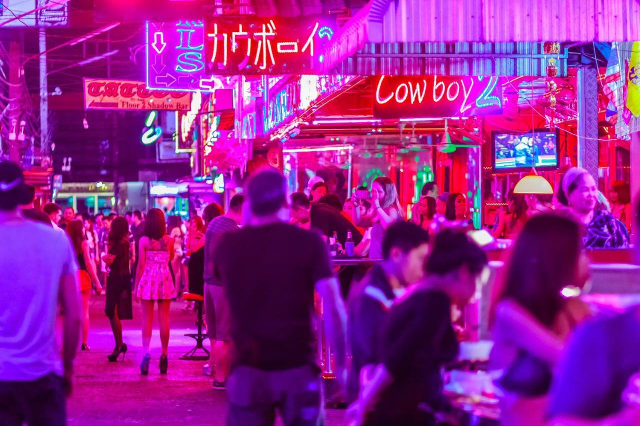 Royal Ivory Sukhumvit Nana Hotel Банкок Екстериор снимка