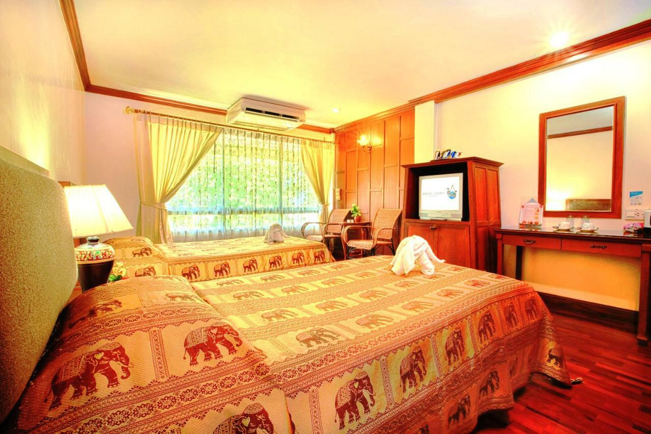 Royal Ivory Sukhumvit Nana Hotel Банкок Екстериор снимка