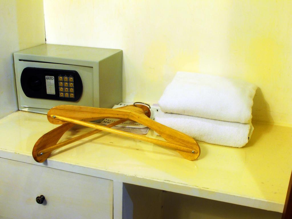 Royal Ivory Sukhumvit Nana Hotel Банкок Екстериор снимка