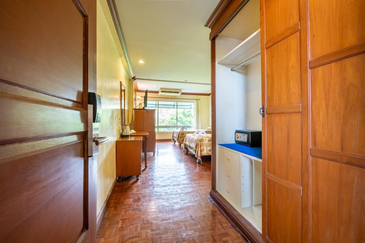 Royal Ivory Sukhumvit Nana Hotel Банкок Екстериор снимка