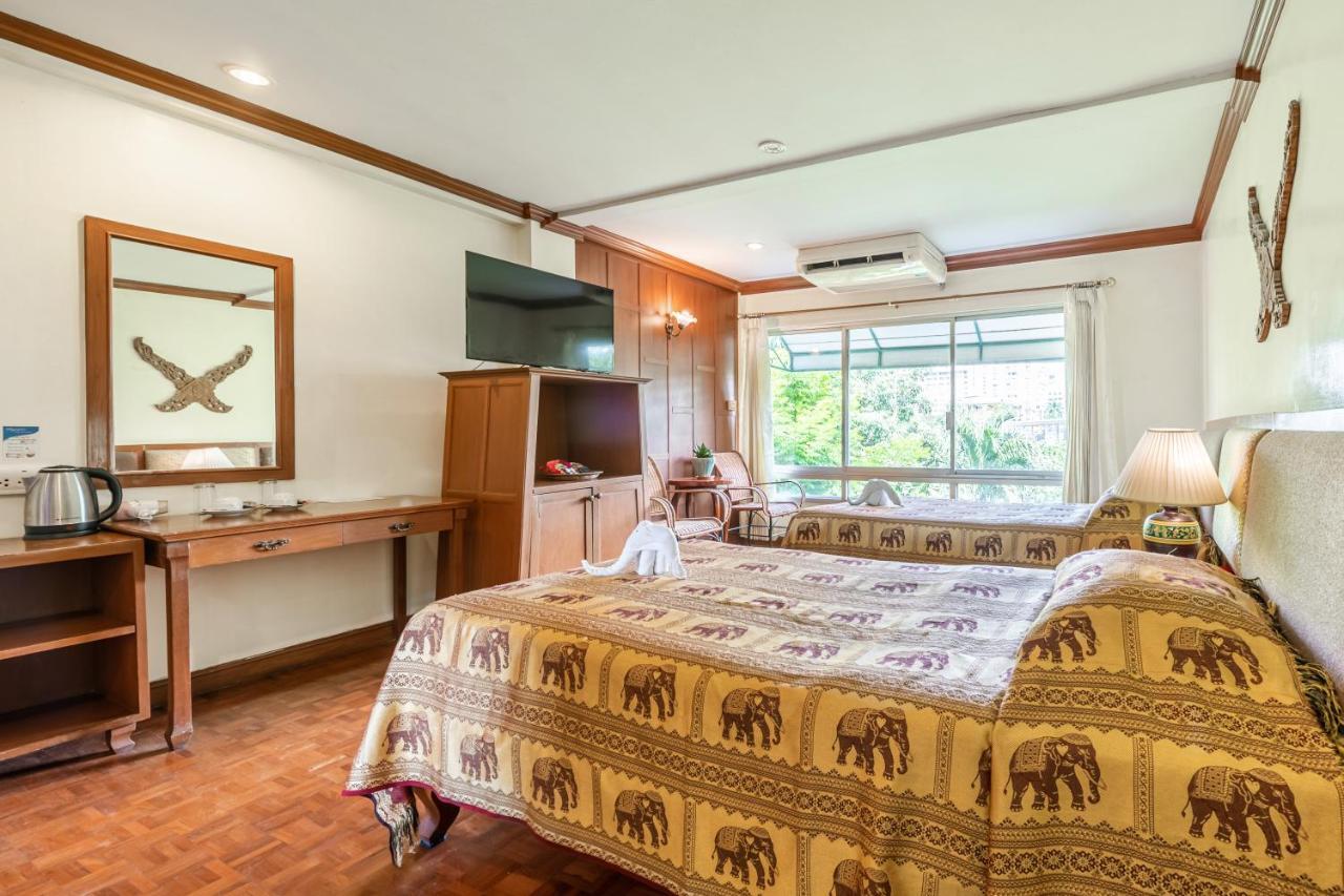 Royal Ivory Sukhumvit Nana Hotel Банкок Екстериор снимка